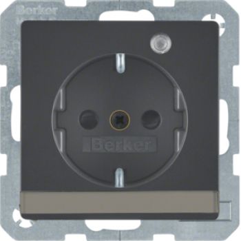 Berker 41106086, Steckdose SCHUKO LED BSF erh BS Q.1/3 an